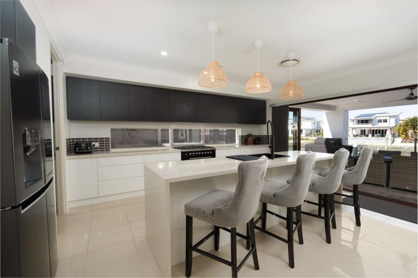North Quay Waterfront Family Pool Gold Coast