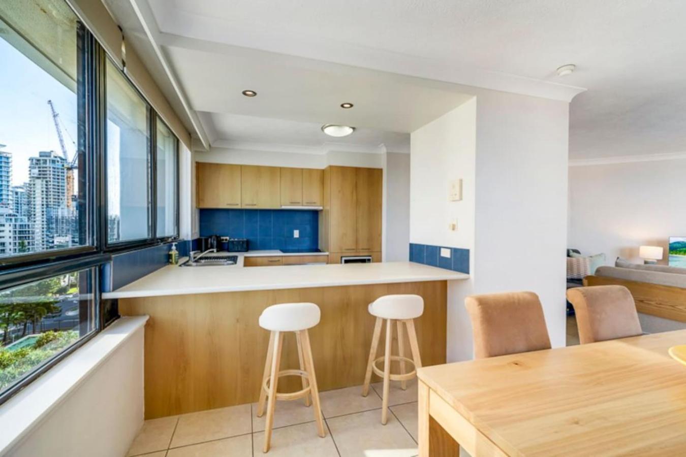 Apartment Carrington Getaway Ocean Views Wifi Parking Gold Coast