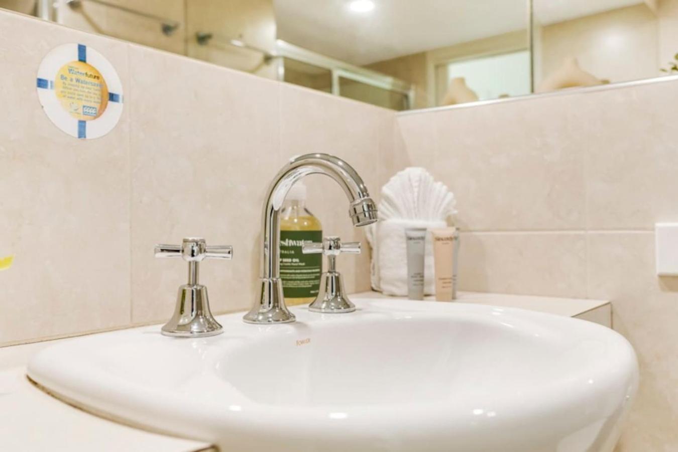Apartment Carrington Getaway Ocean Views Wifi Parking Gold Coast
