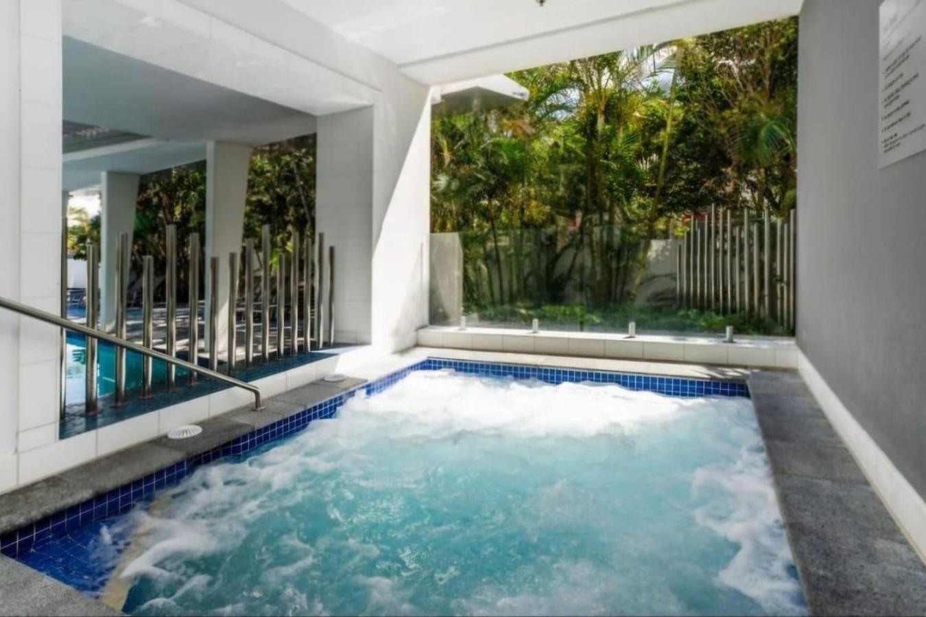 Holiday home Serenity In Surfers Ocean Views Wifi Parking