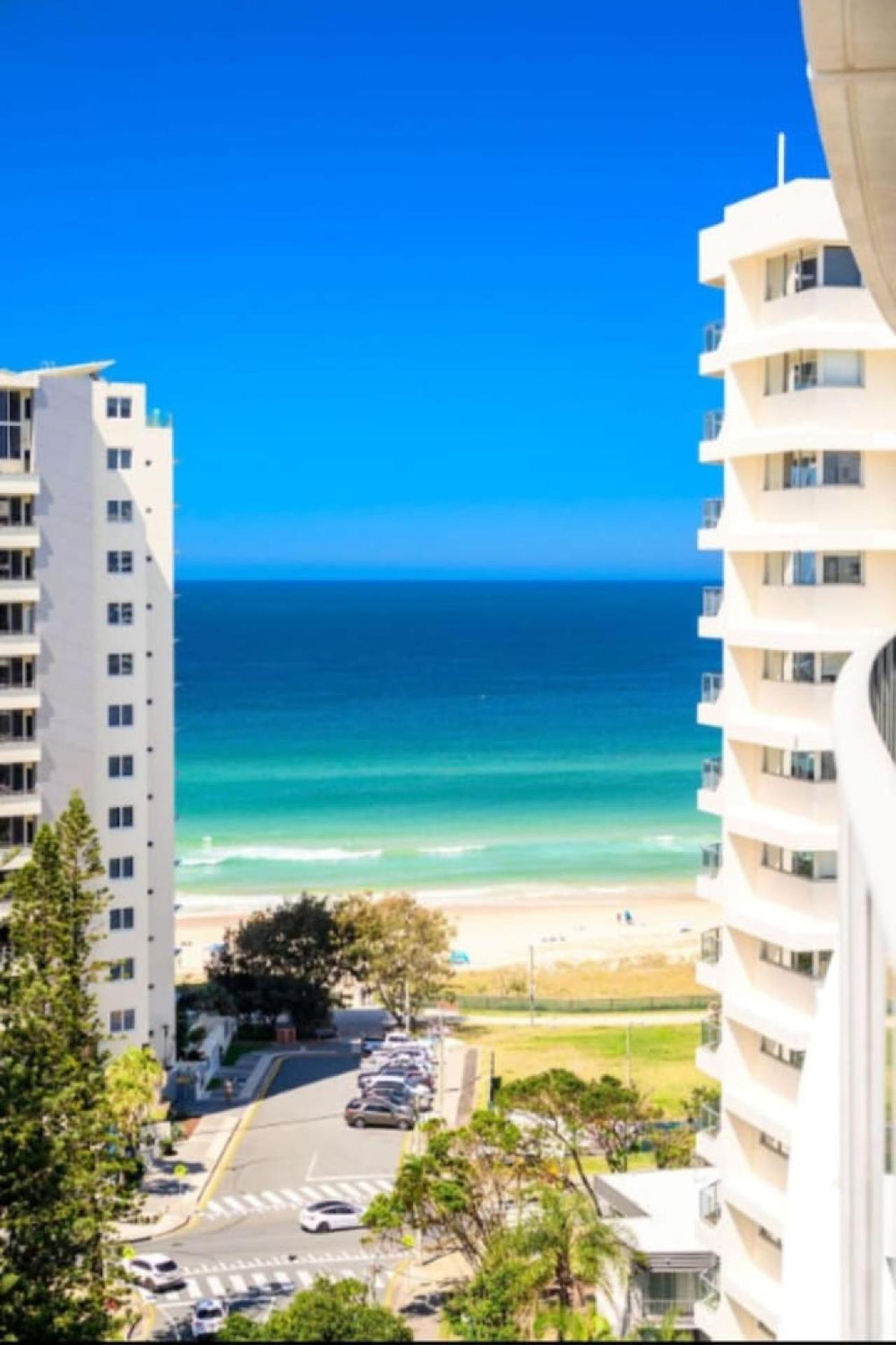 Serenity In Surfers Ocean Views Wifi Parking * Gold Coast