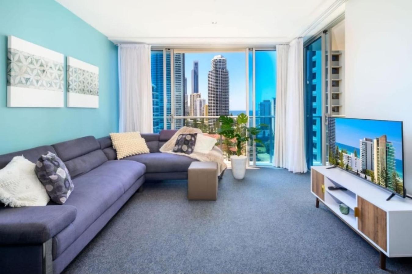 Serenity In Surfers Ocean Views Wifi Parking Holiday home