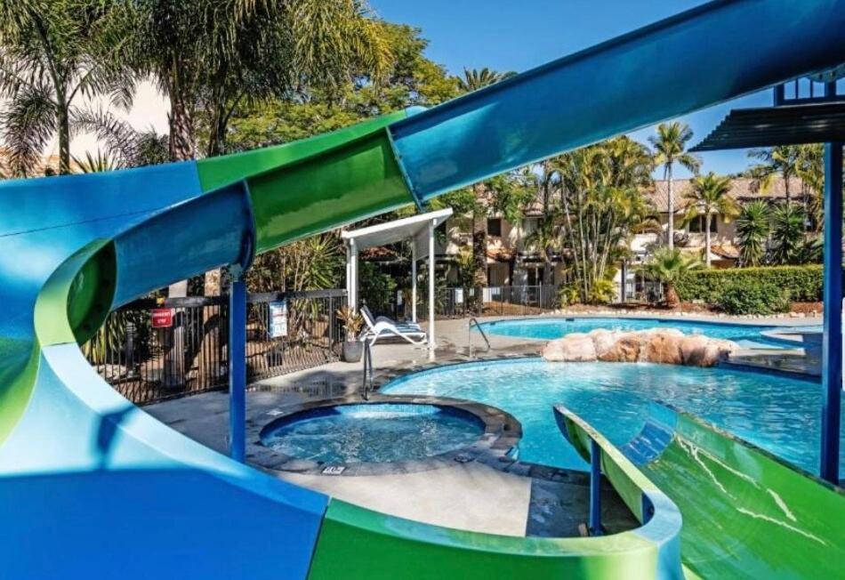 Ultimate Getaway Pools, Waterslides And Steps From The
