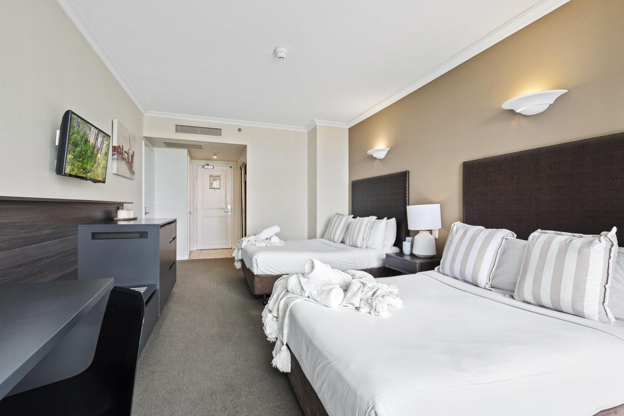 Legends - Qstay Apartment *