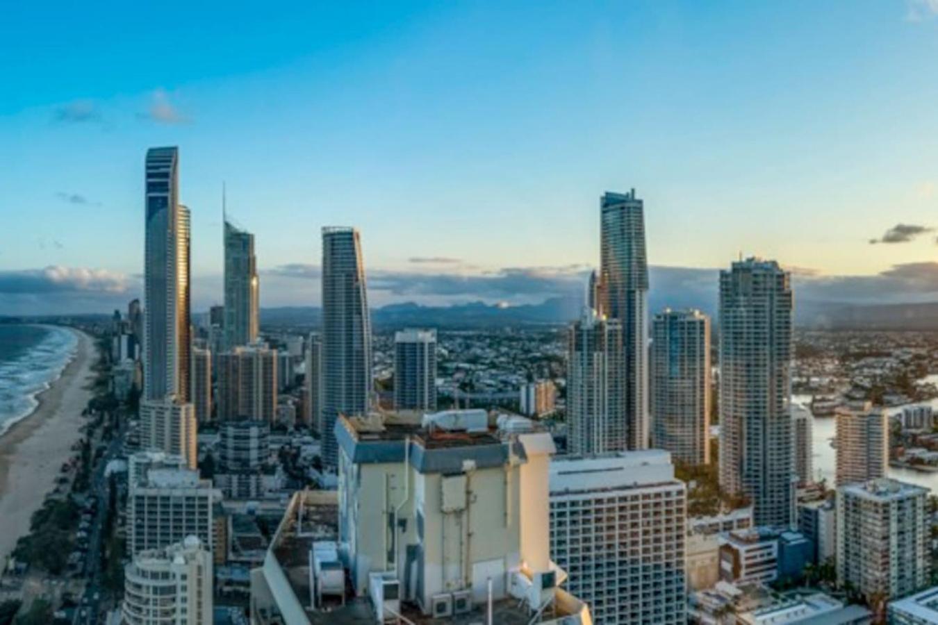 Apartment Sky In Surfers Paradise With Panoramic Views Gold Coast