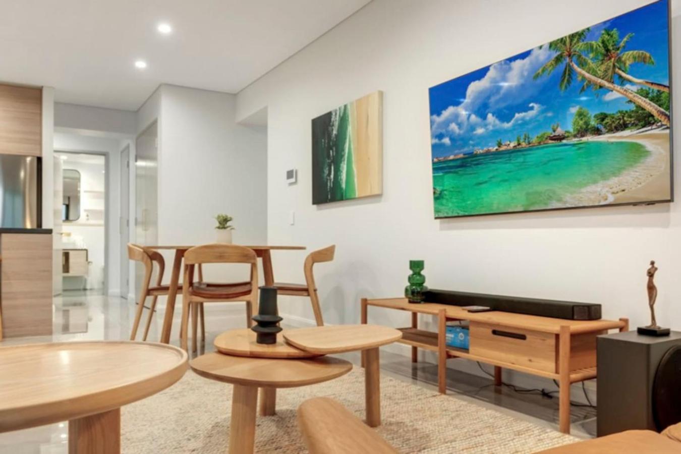 Sky In Surfers Paradise With Panoramic Views *