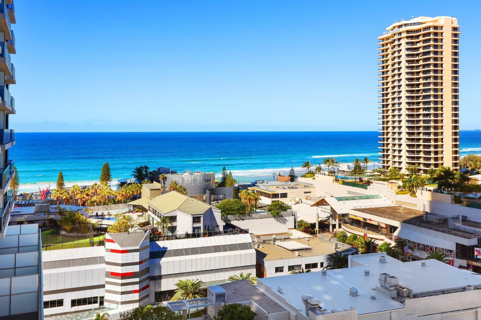 Number 1 H Residences - Wifi, Parking & By Holidays Apartment
