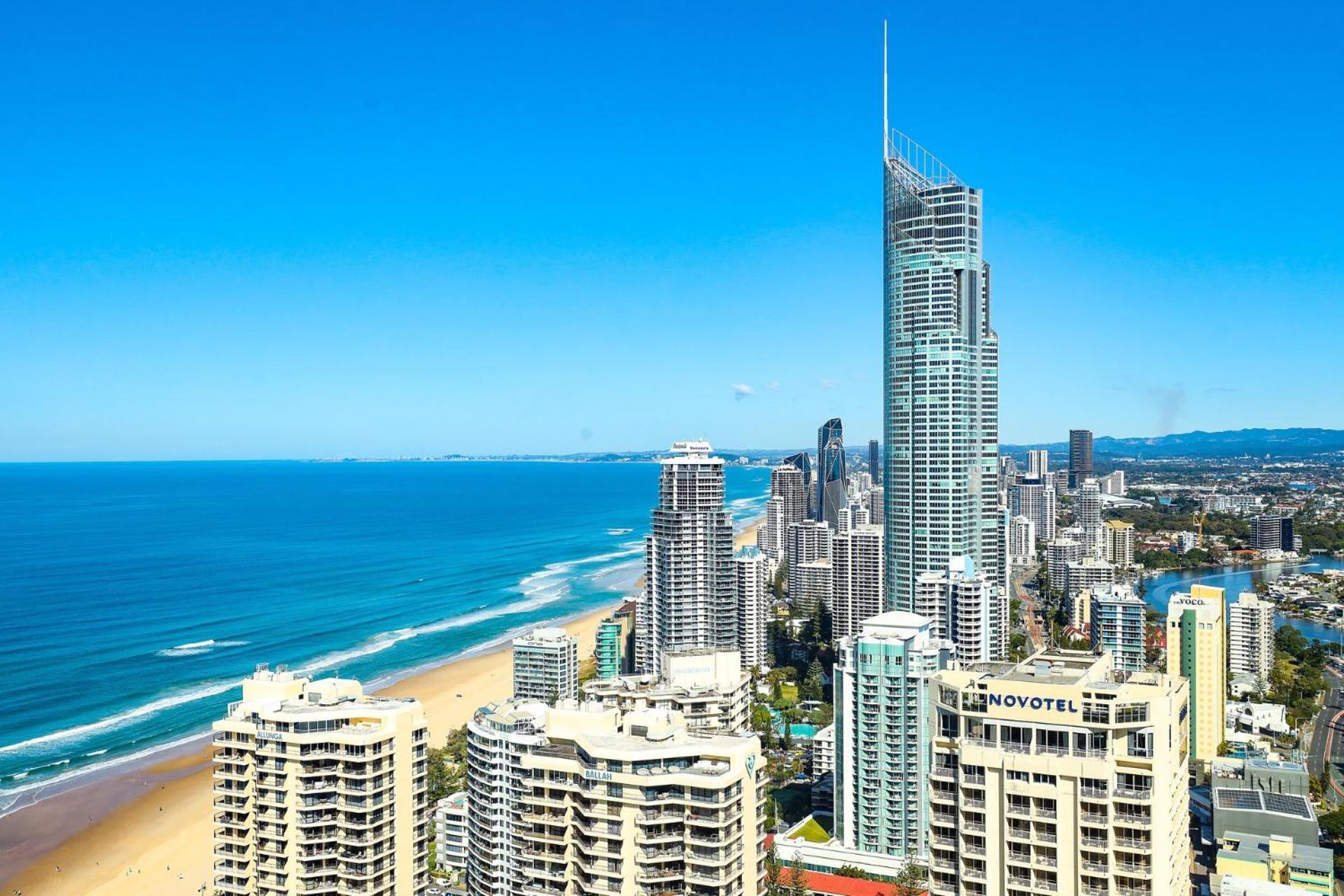 Number 1 H Residences - Wifi, Parking & By Holidays Apartment *