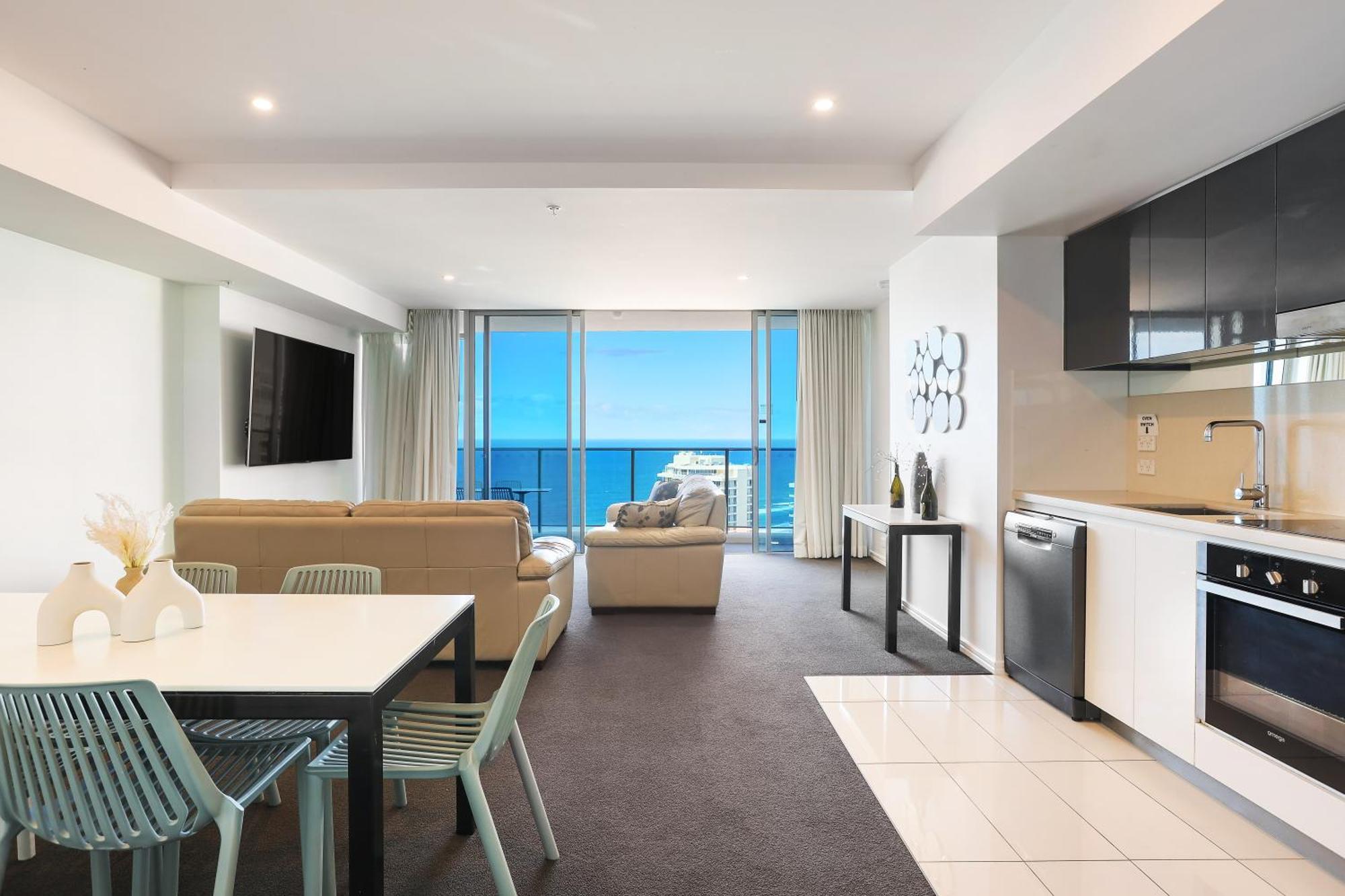 Number 1 H Residences - Wifi, Parking & By Holidays