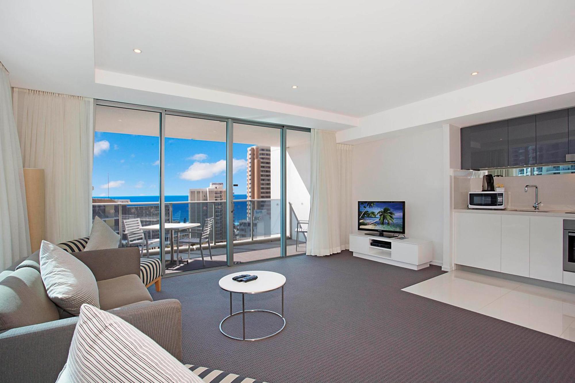 Apartment Number 1 H Residences - Wifi, Parking & By Holidays Gold Coast