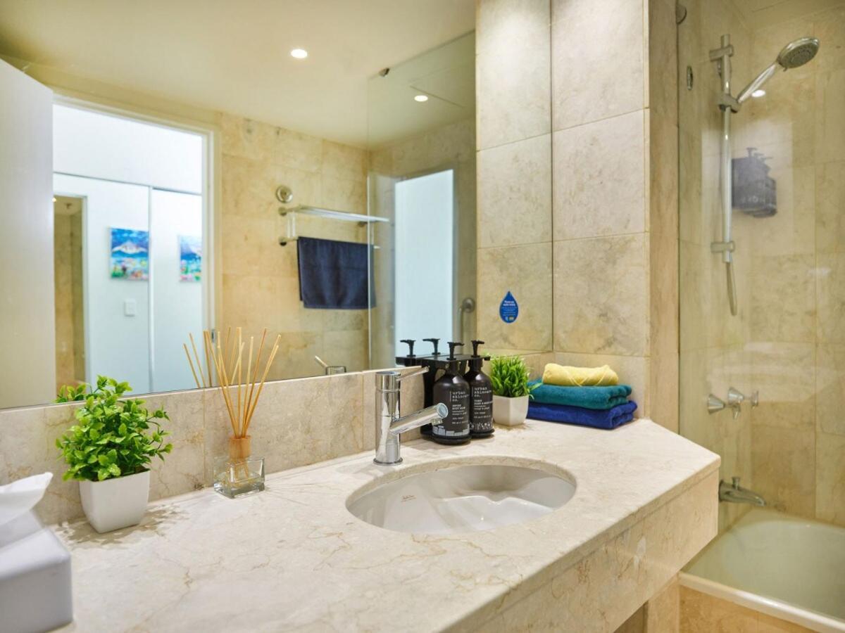 Apartment In The Heart Of Surfers
