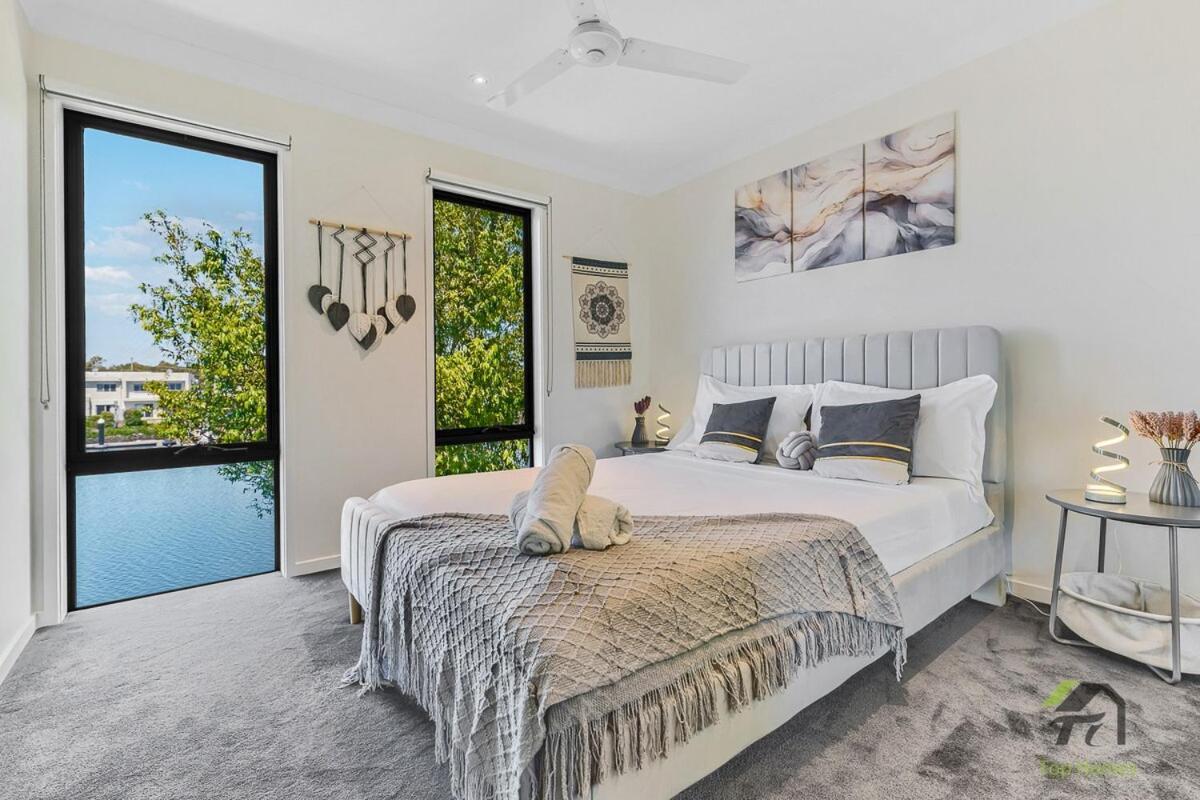 Romantic By The Holiday home Gold Coast