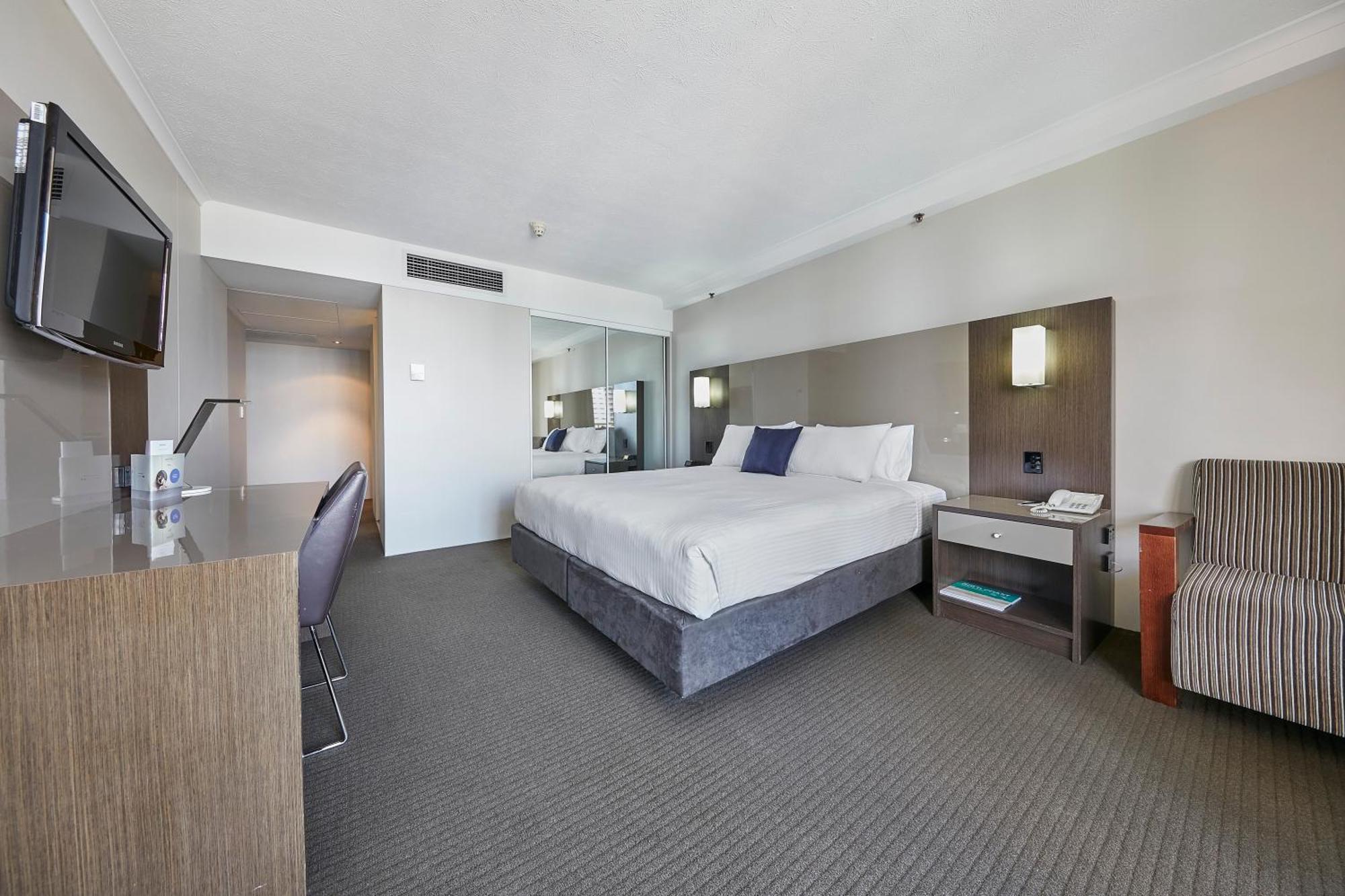 Novotel Surfers Paradise Hotel 4*