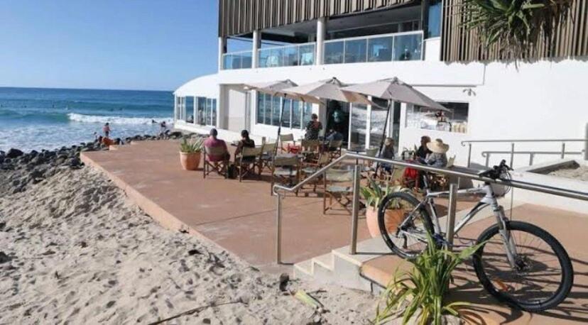 The Burleigh House - Walk Everywhere! * Gold Coast
