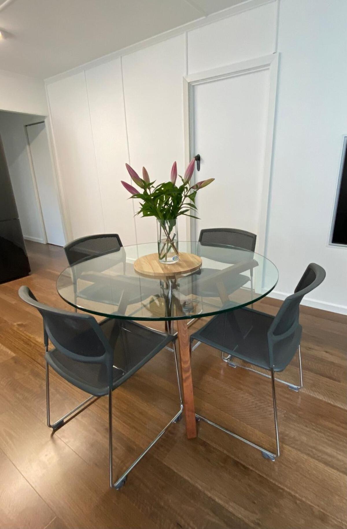 The Burleigh House - Walk Everywhere! Holiday home