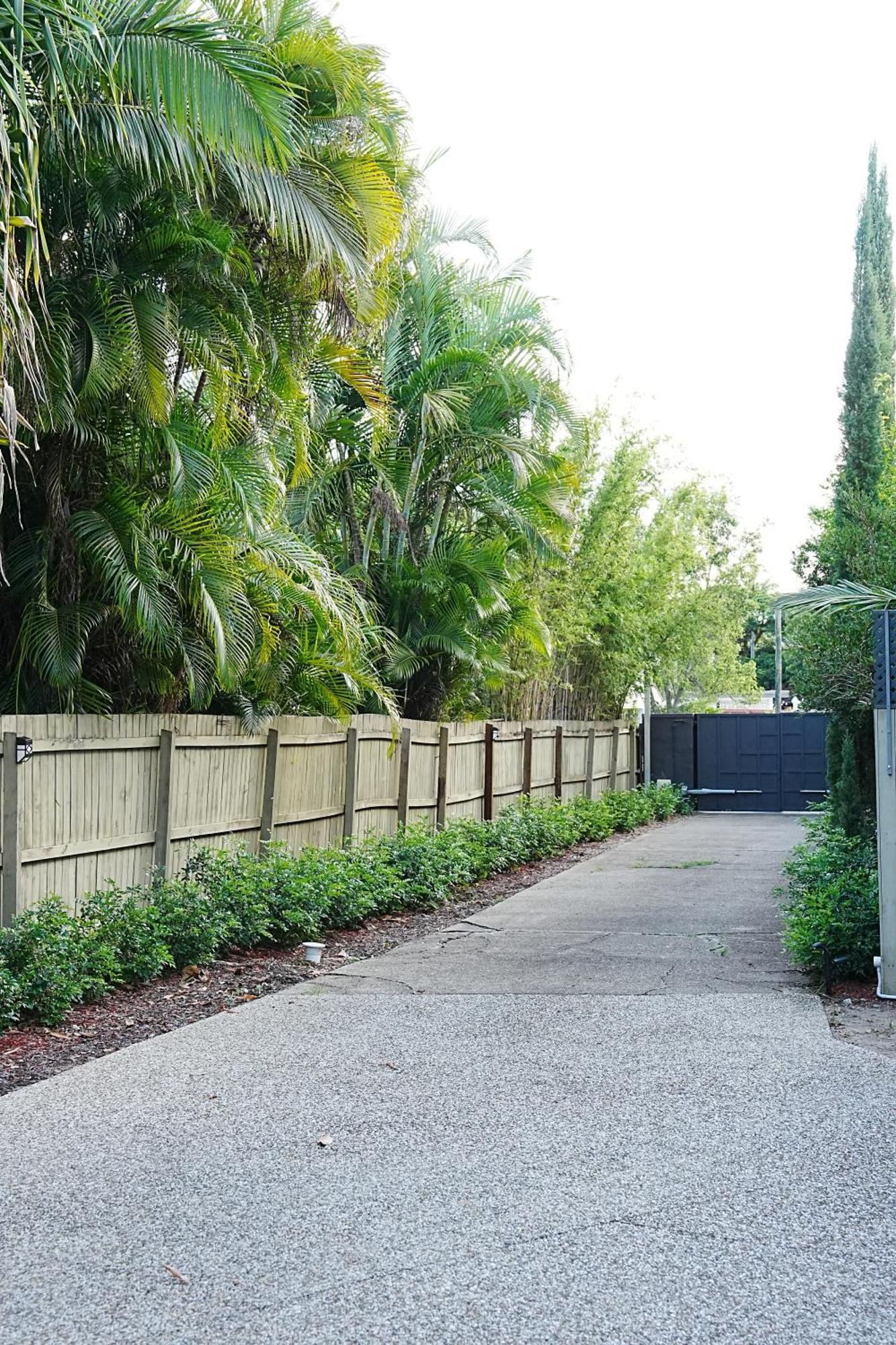 Spacious Waterfront Retreat In Broadbeach Waters Holiday home Gold Coast