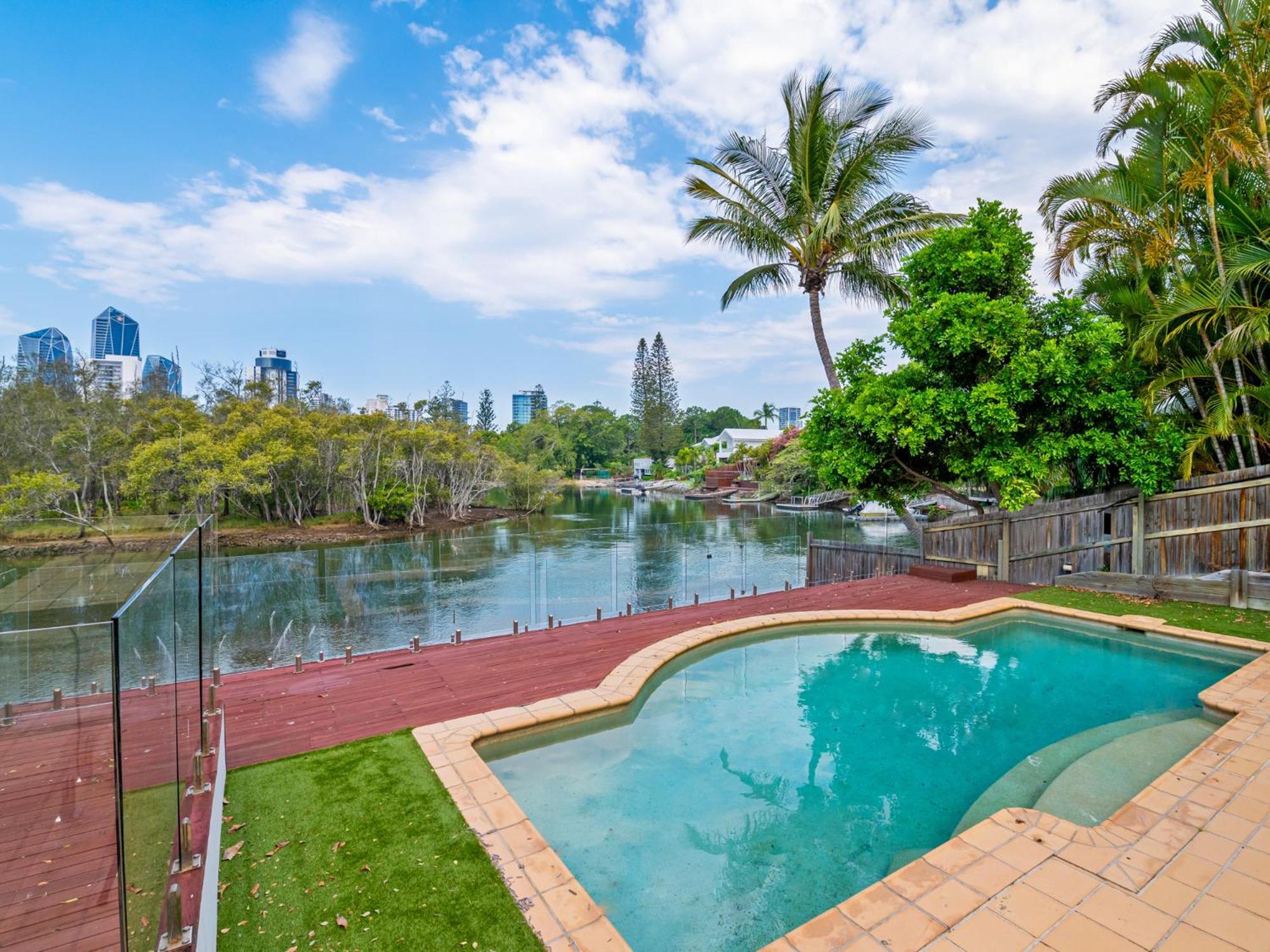 Spacious Waterfront Retreat In Broadbeach Waters * Gold Coast