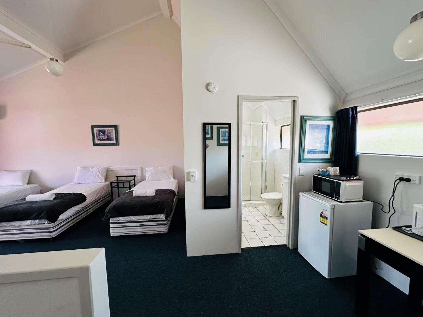Enderley Gardens Aparthotel