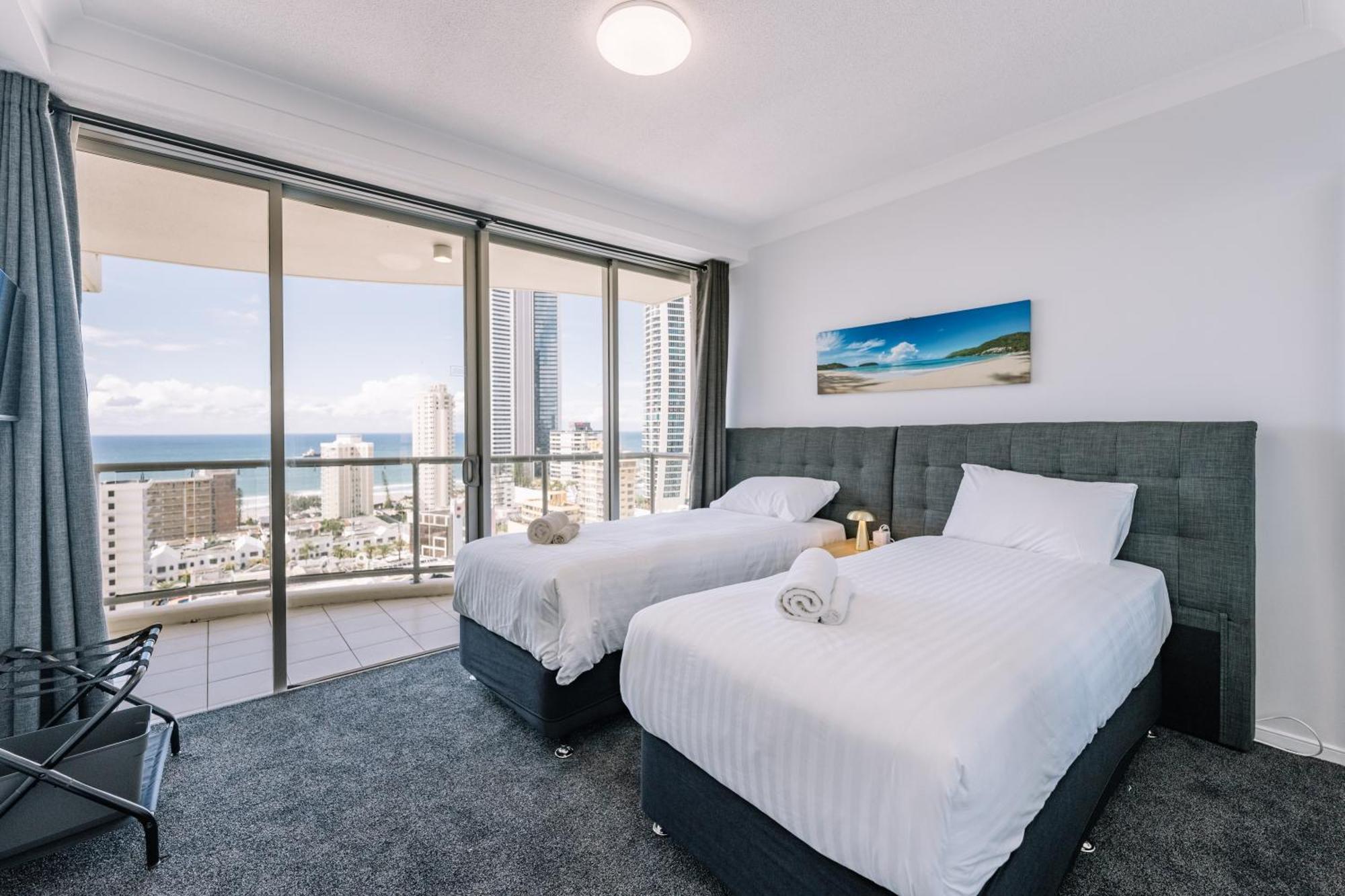Style Chevron Surfers Paradise By Travels Apartment *