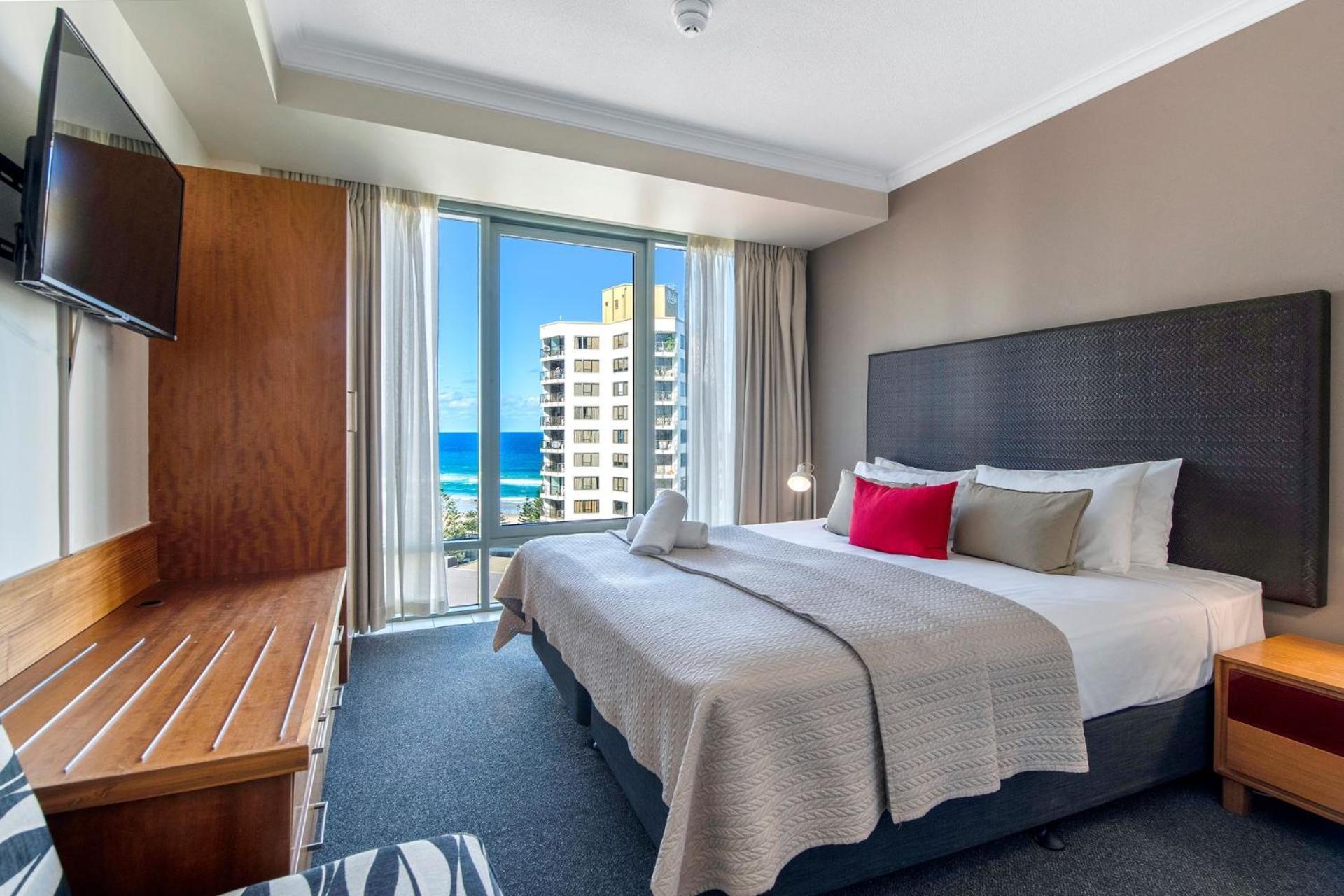 Two Bedroom Dual Key At Legends Apartment