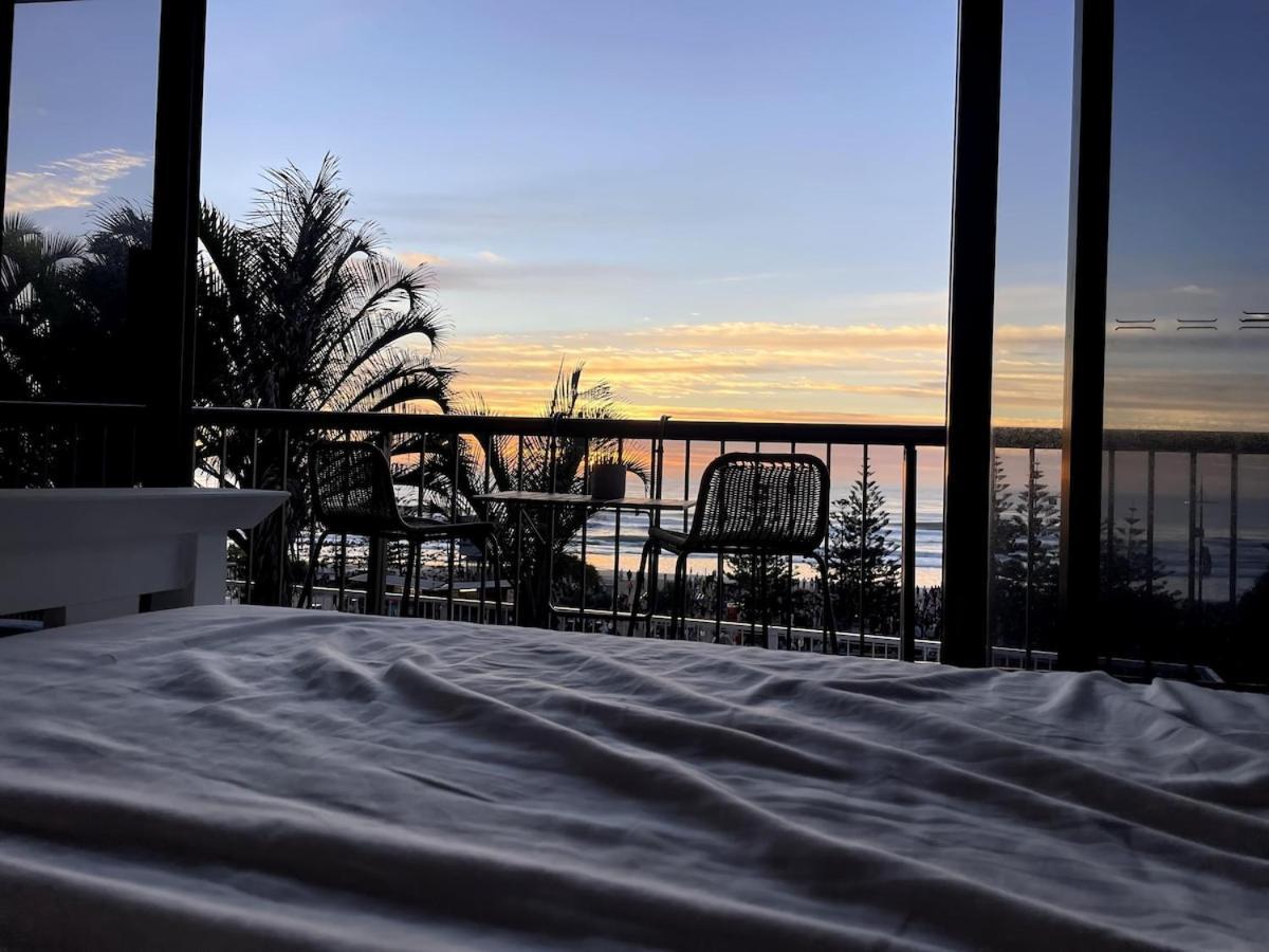 Beachfront Hideaway - Serenity By The Sea Apartment Gold Coast