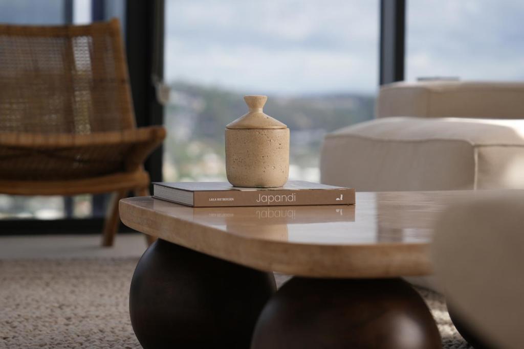 Seren - Luxury Ocean Views With Pool And Gym Gold Coast