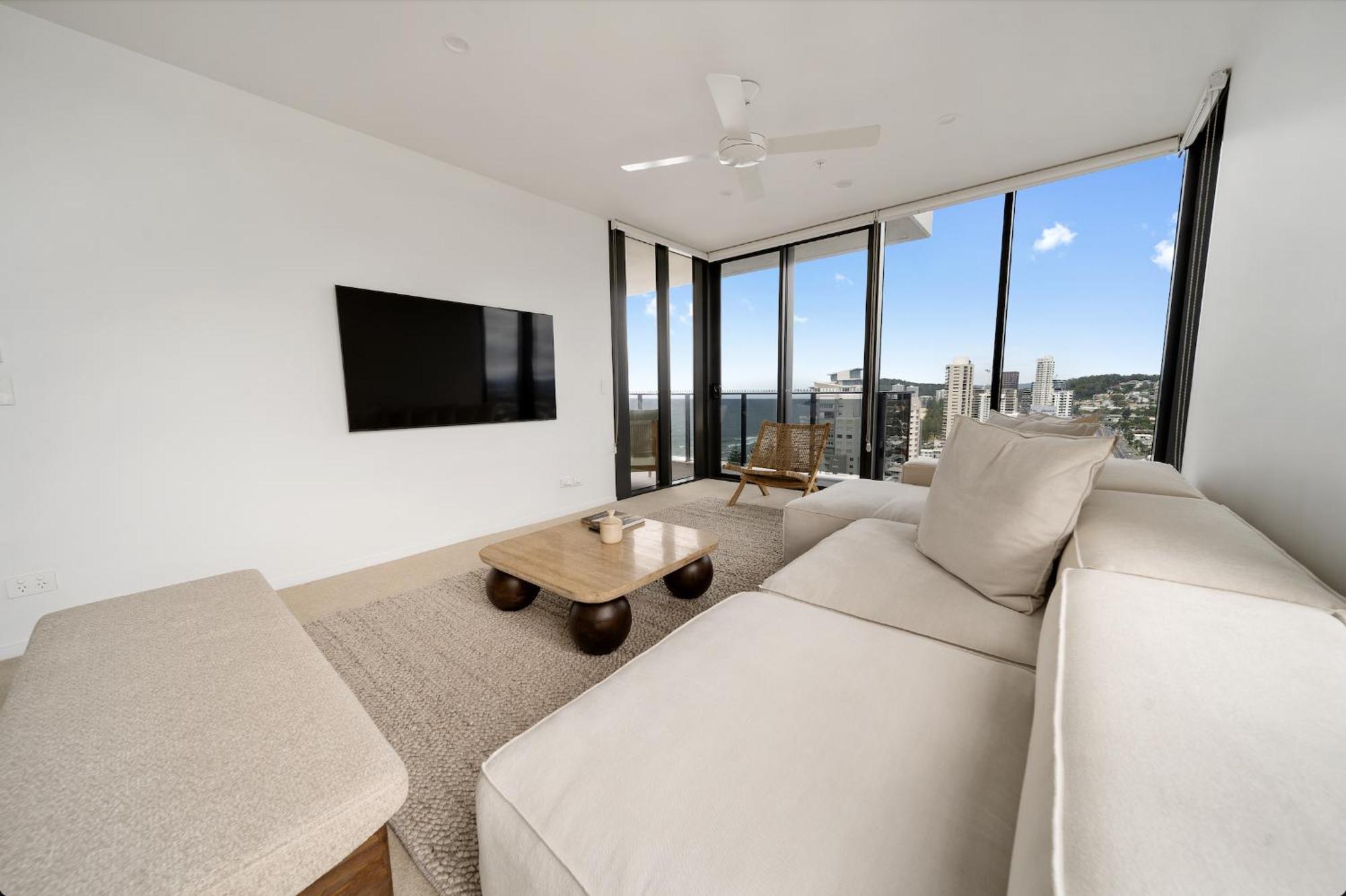 Seren - Luxury Ocean Views With Pool And Gym Apartment Gold Coast