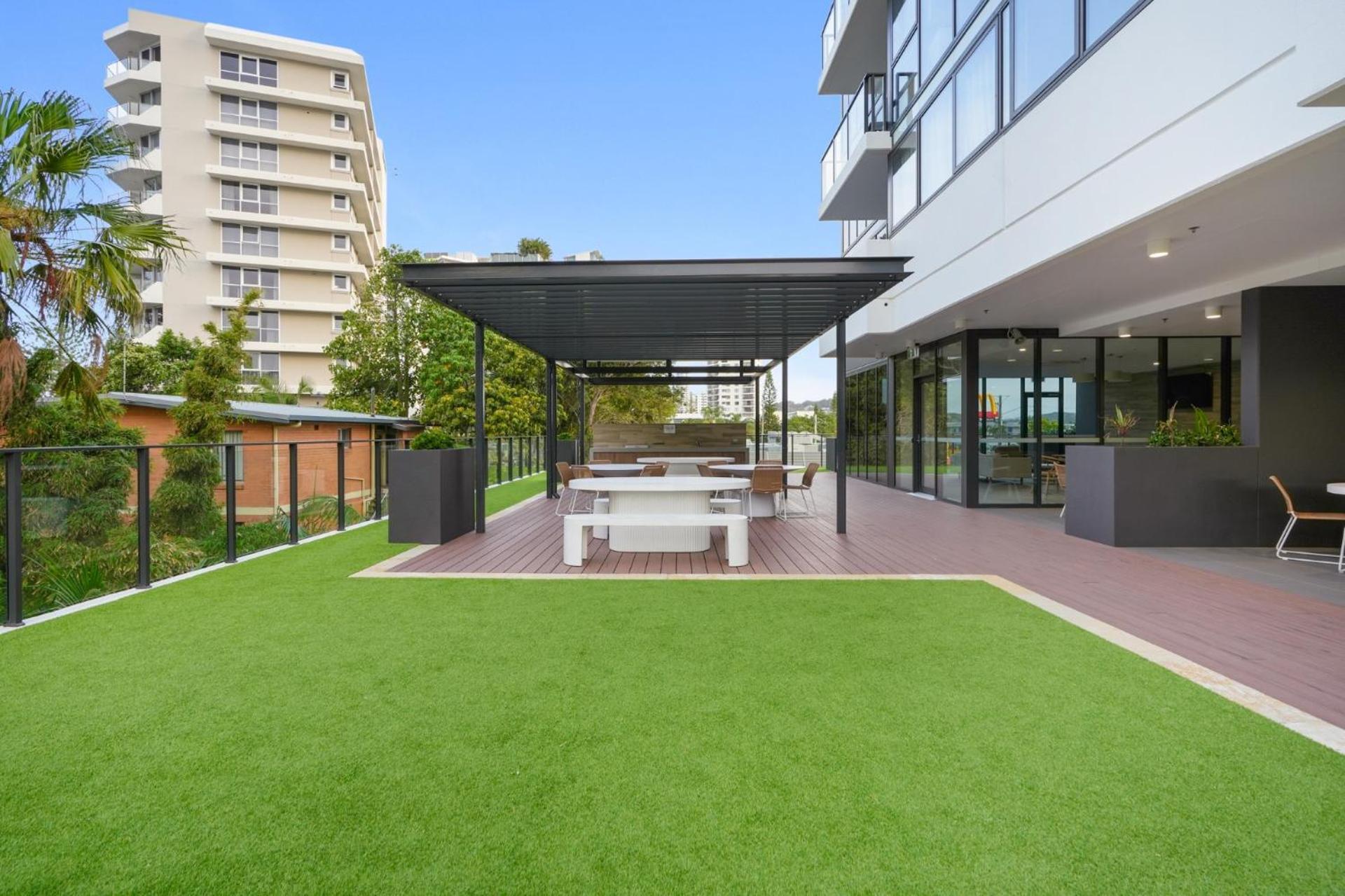 Seren - Luxury Ocean Views With Pool And Gym Gold Coast