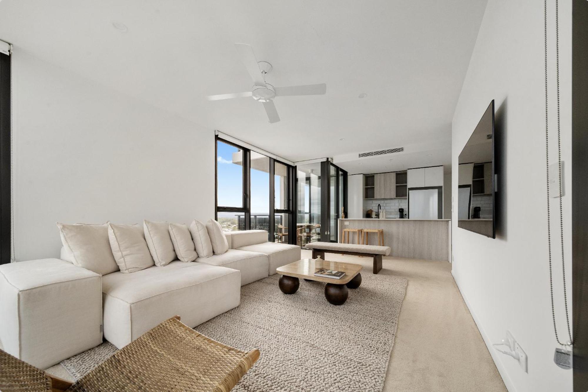 Seren - Luxury Ocean Views With Pool And Gym Apartment