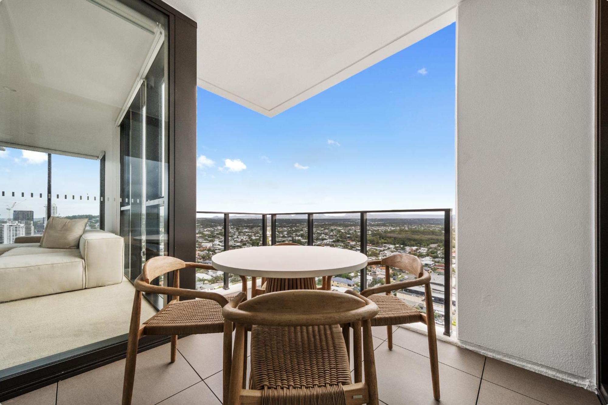 Seren - Luxury Ocean Views With Pool And Gym Apartment *