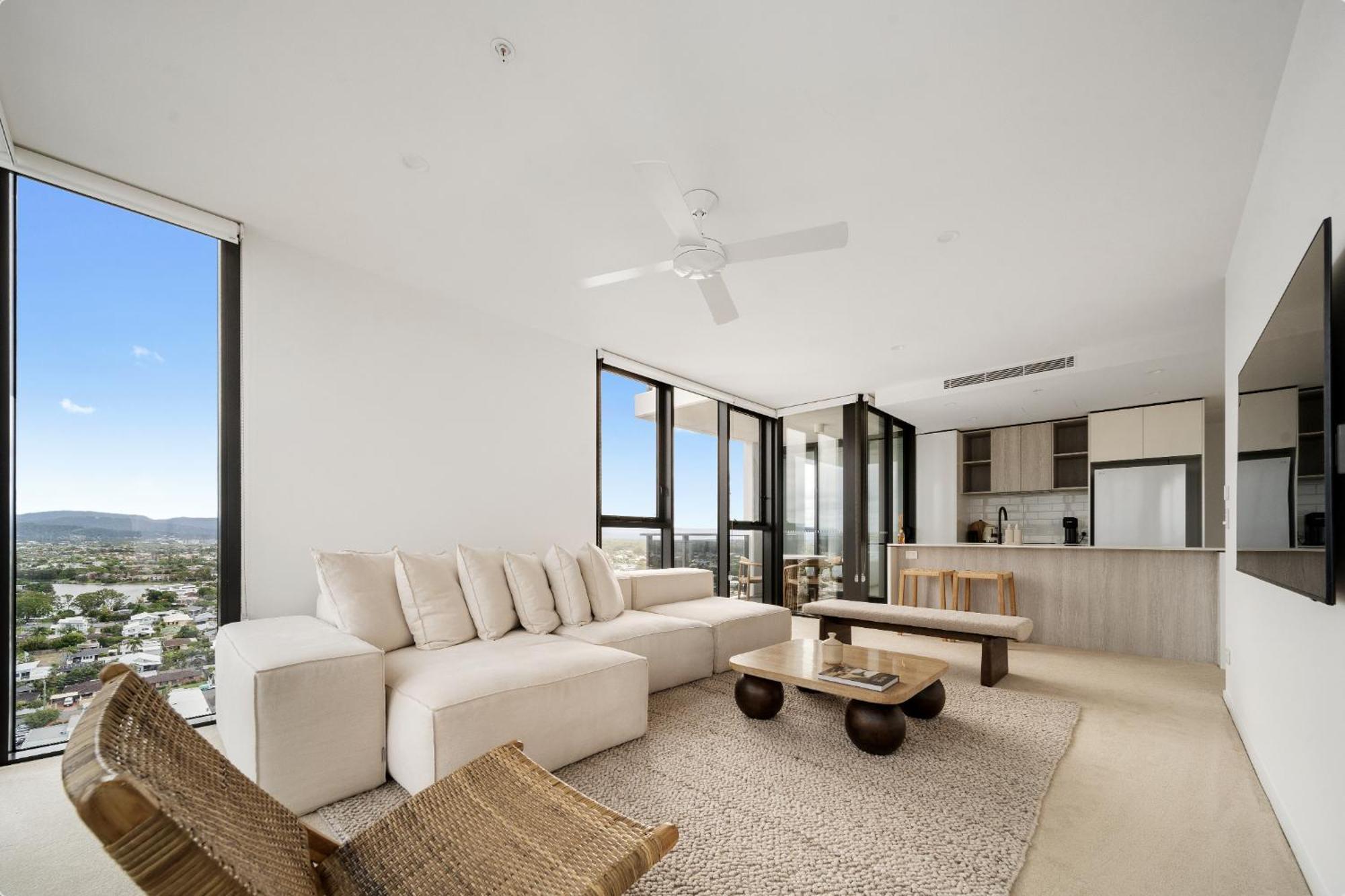 Seren - Luxury Ocean Views With Pool And Gym Apartment Gold Coast