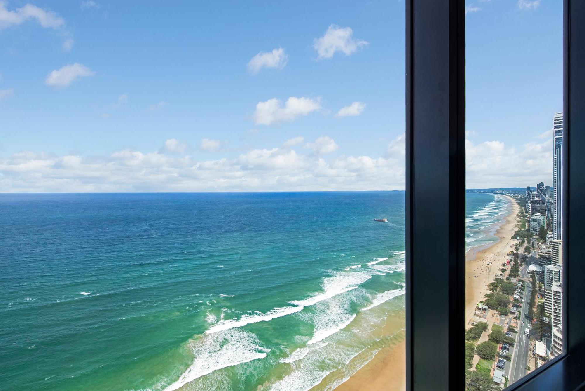 Apartment Ocean Beachfront 2 Bedroom Sky View Apartment- Lvl 40! Gold Coast