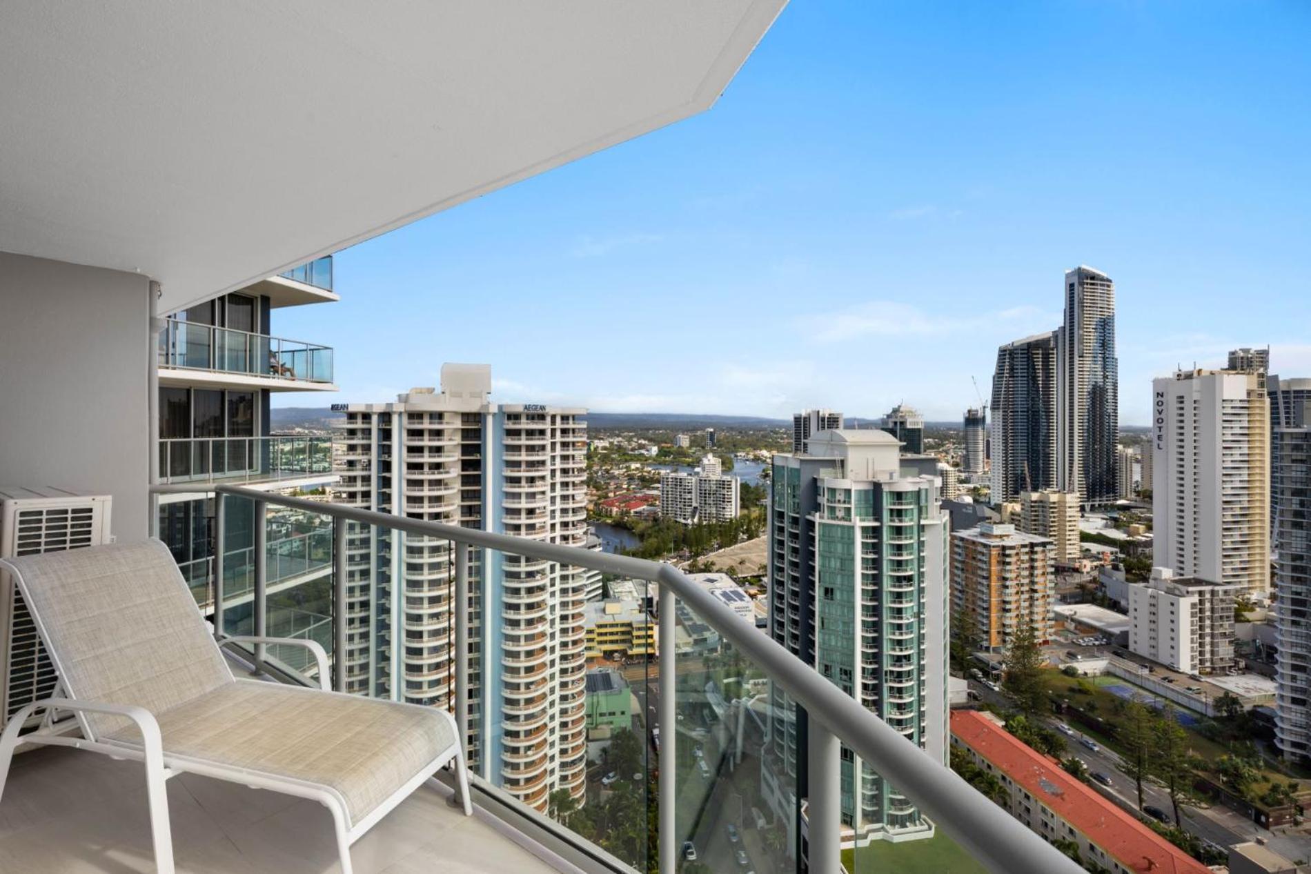 Peninsula Surfers Paradise - Hosted By Coastal Letting