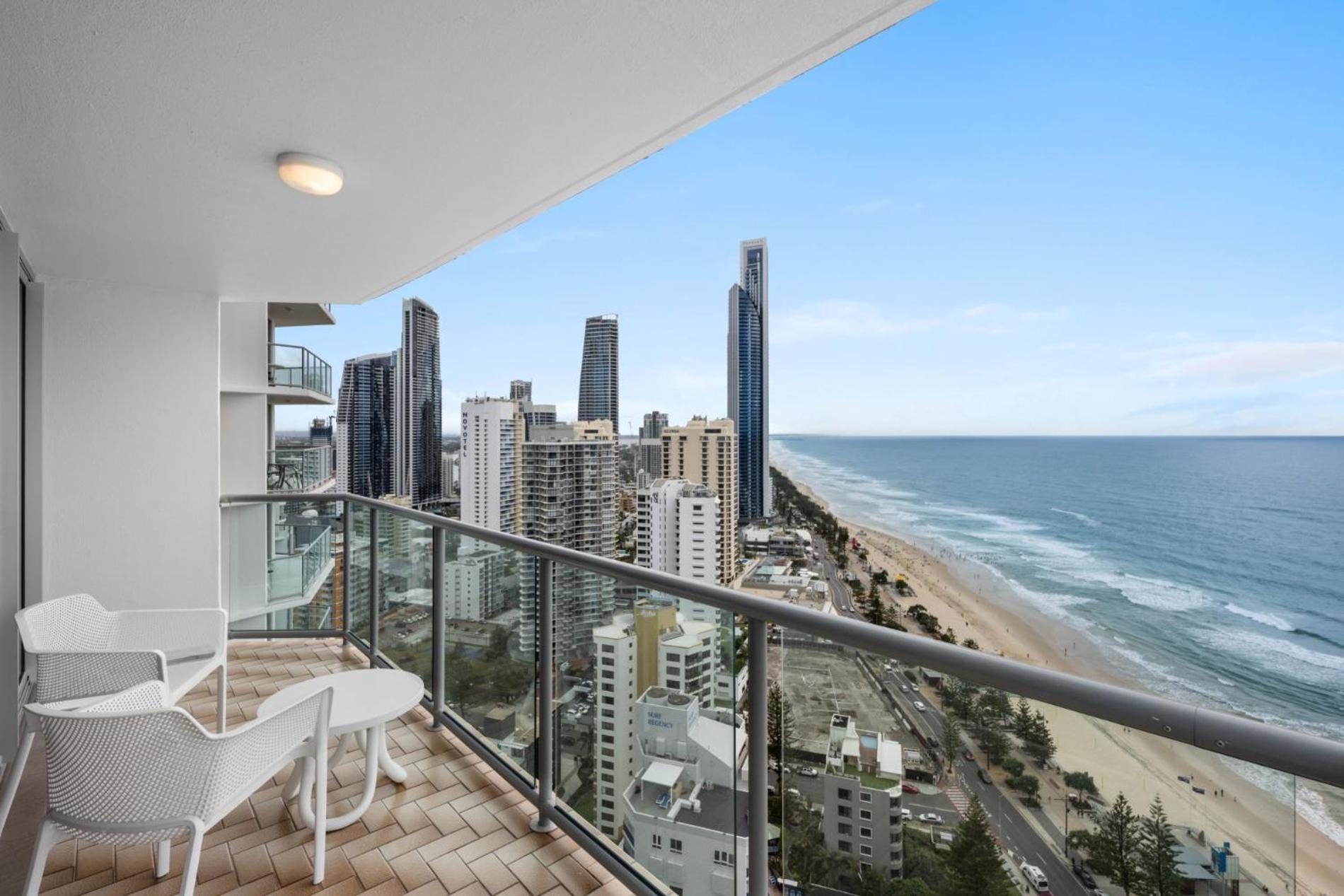 Peninsula Surfers Paradise - Hosted By Coastal Letting *
