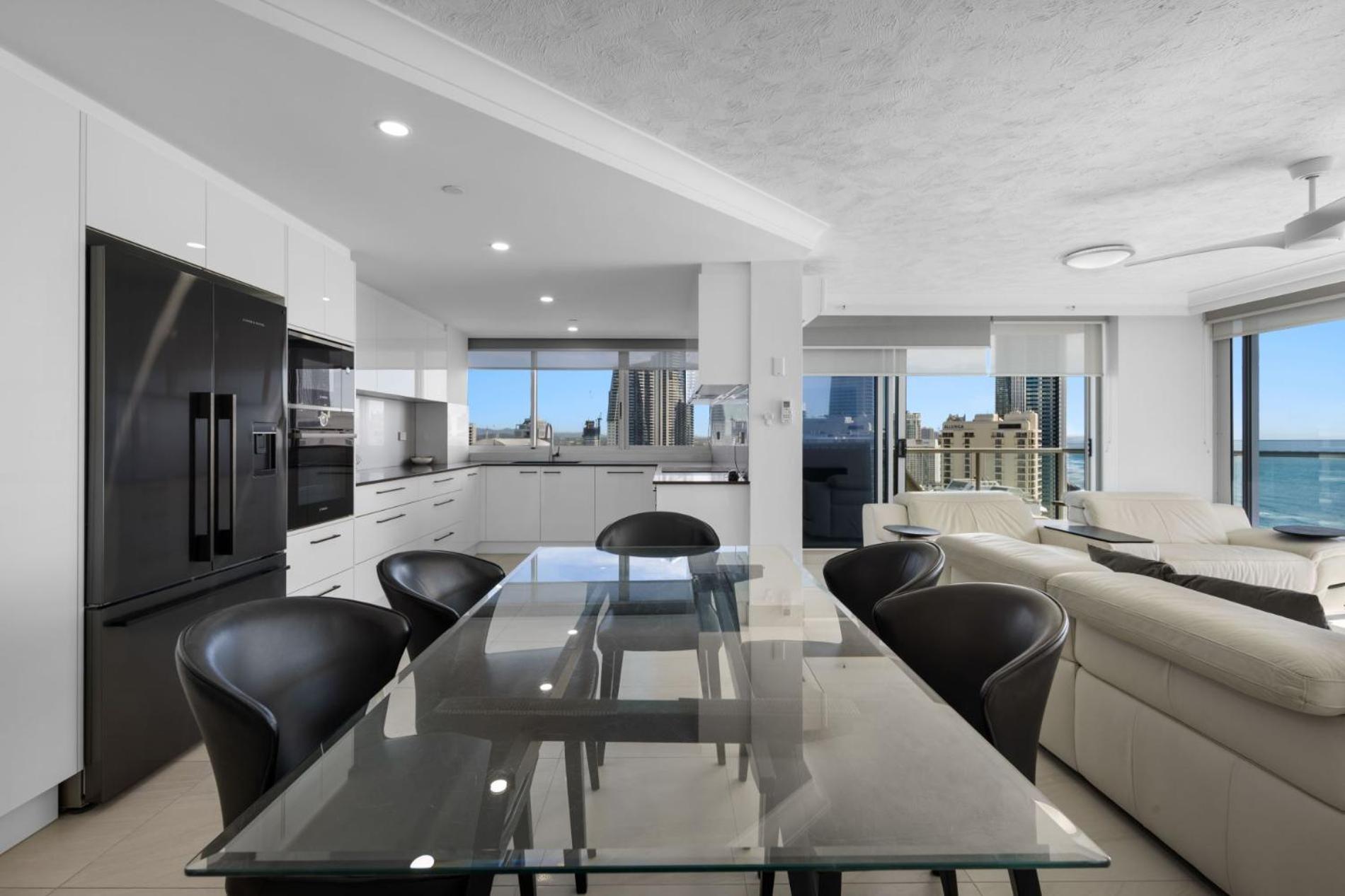 Peninsula Surfers Paradise - Hosted By Coastal Letting