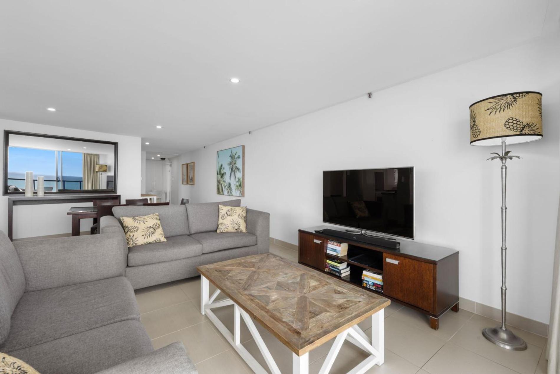 Peninsula Surfers Paradise - Hosted By Coastal Letting *
