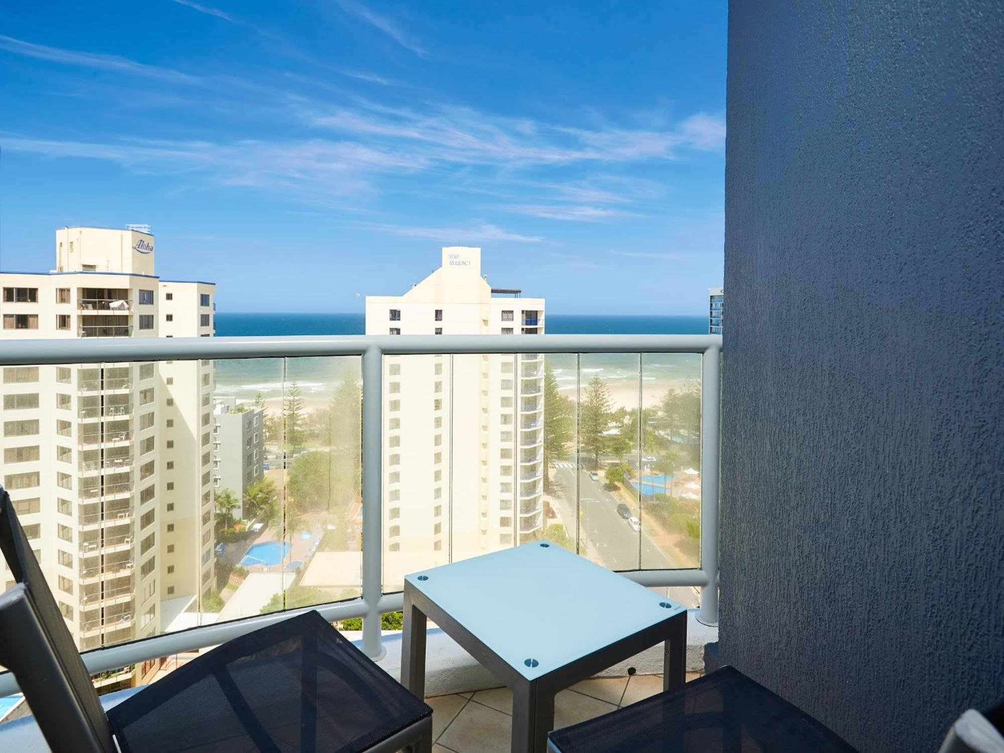 Apartment Twin Beds With A Great View In Heart Of Gc *
