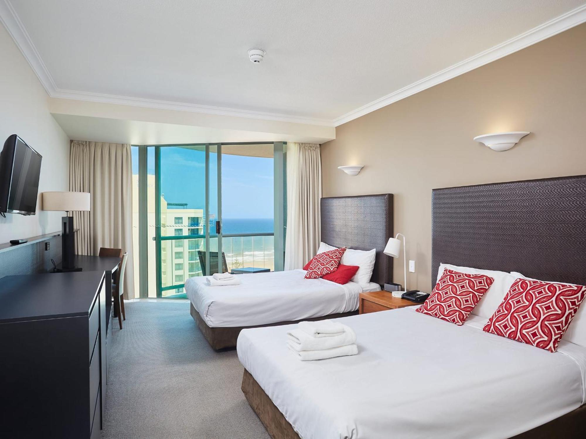 Twin Beds With A Great View In Heart Of Gc Gold Coast