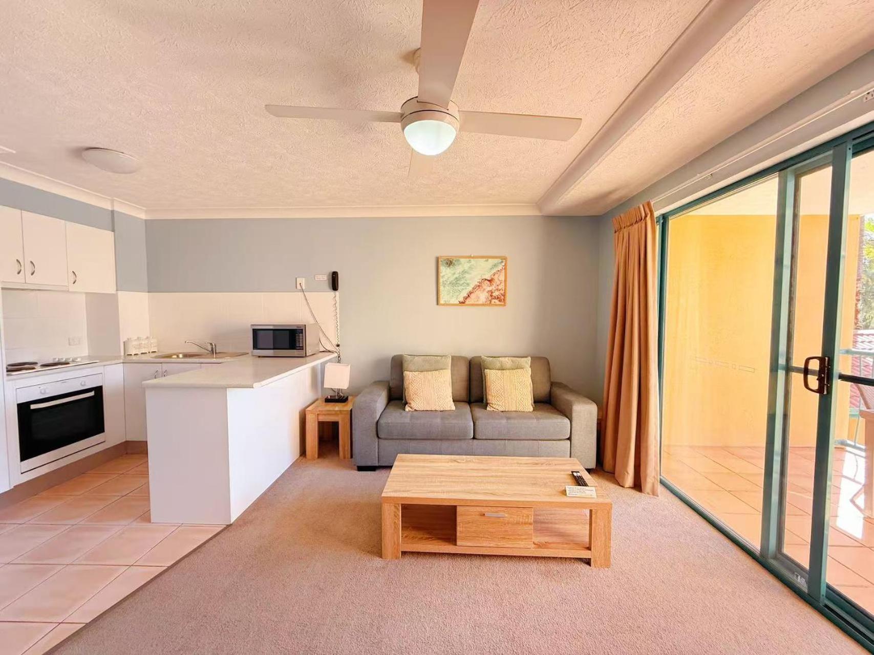 Karana Palms Aparthotel 3*