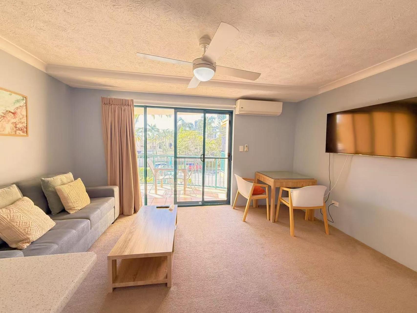 Karana Palms Aparthotel