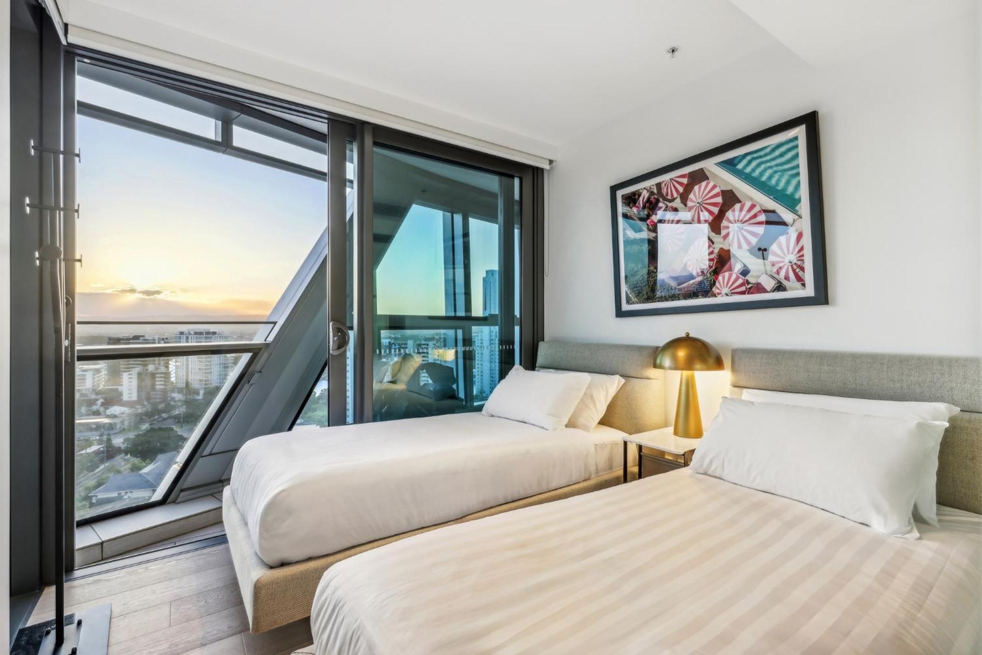 Jewel Luxury Beachside 2-bed With Water View Gym