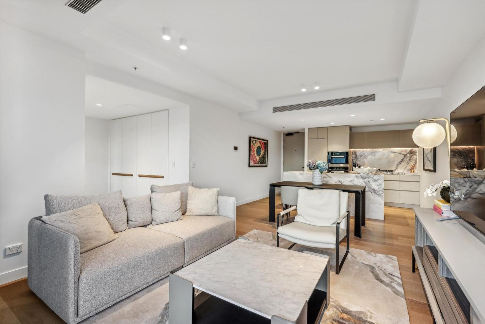 Jewel Luxury Beachside 2-bed With Water View Gym * Gold Coast