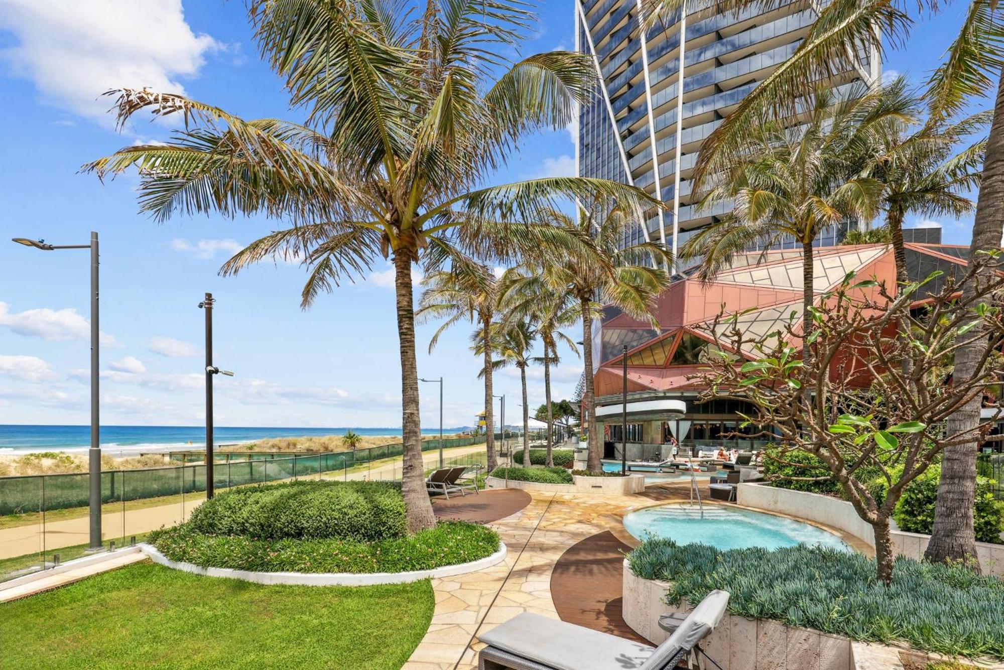 Apartment Jewel Luxury Beachside 2-bed With Water View Gym