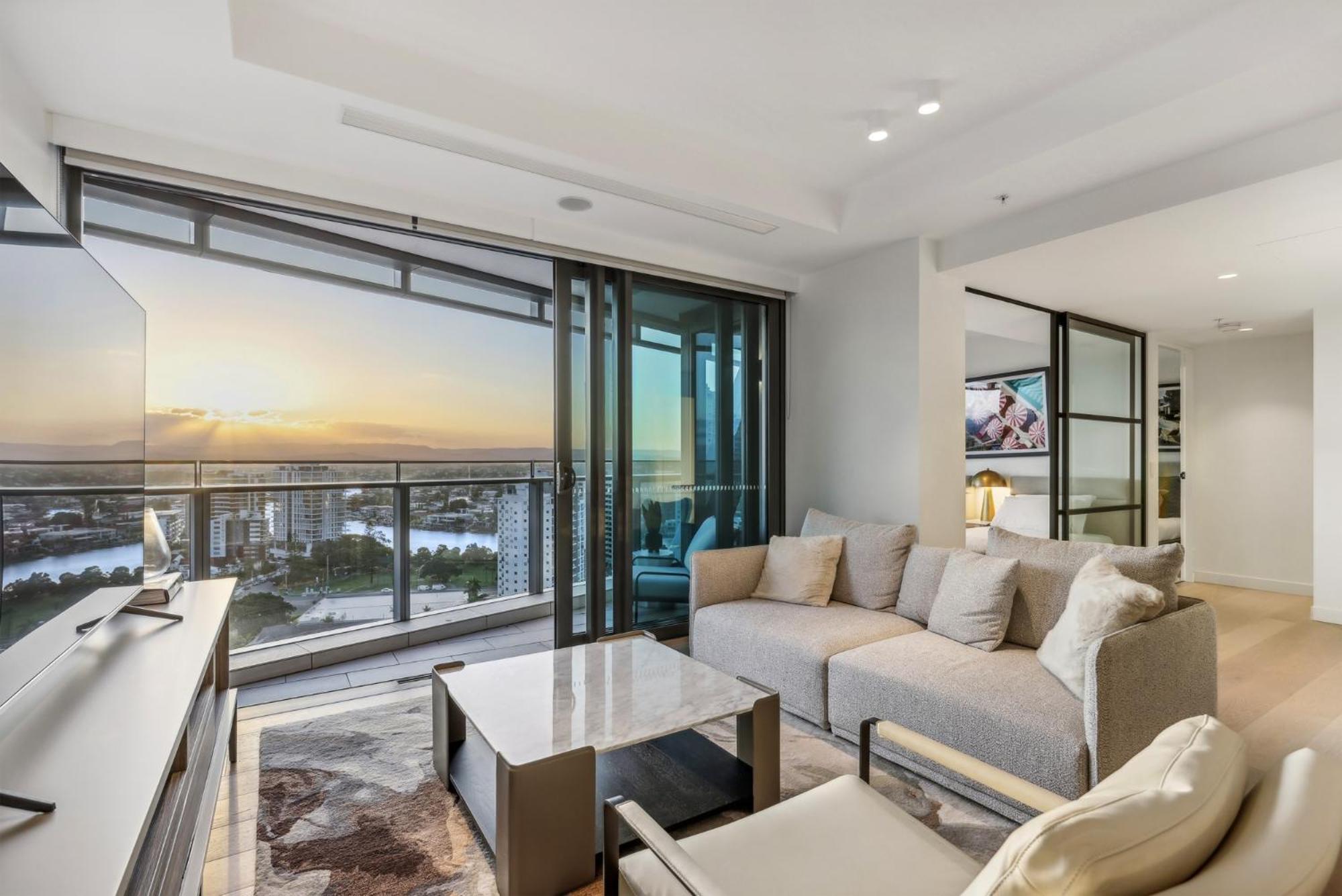 Jewel Luxury Beachside 2-bed With Water View Gym Gold Coast
