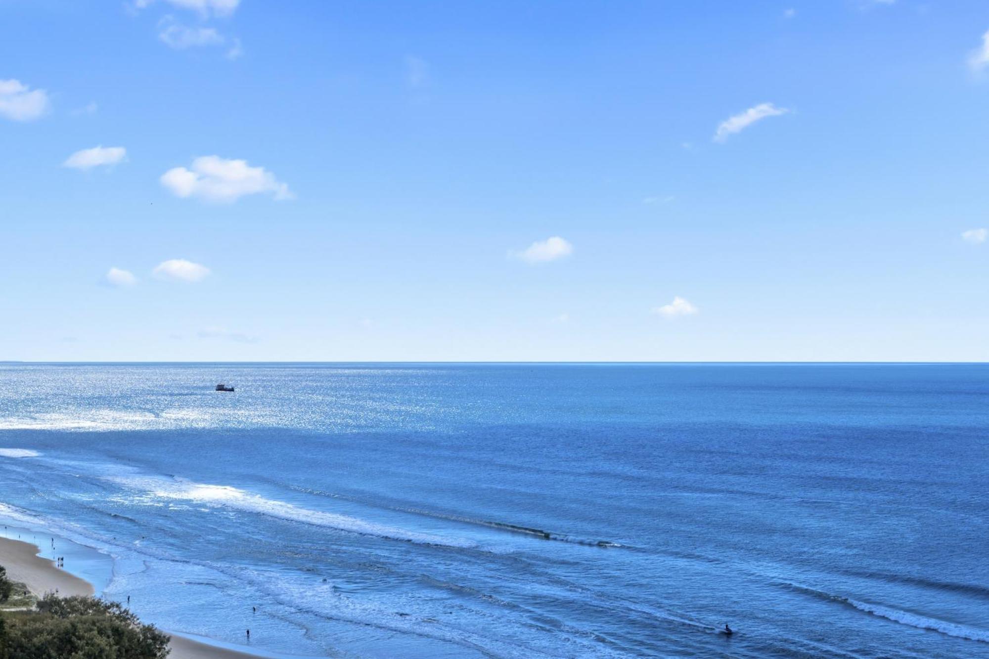 Beachfront Talisman 22nd Floor, Ocean Views Apartment