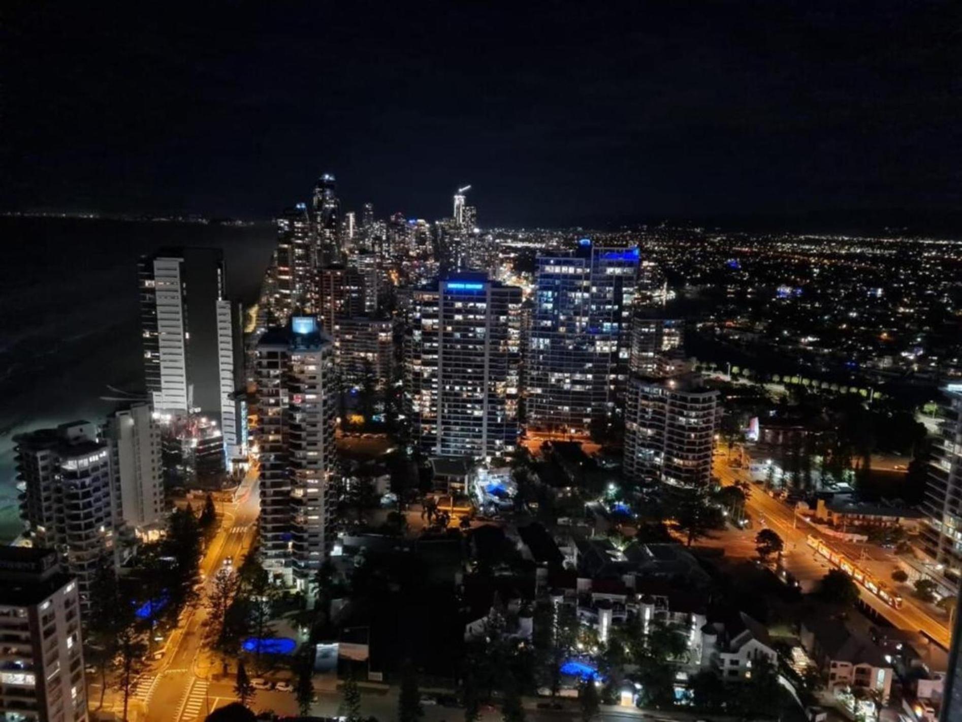 Views Level 38 Apartment