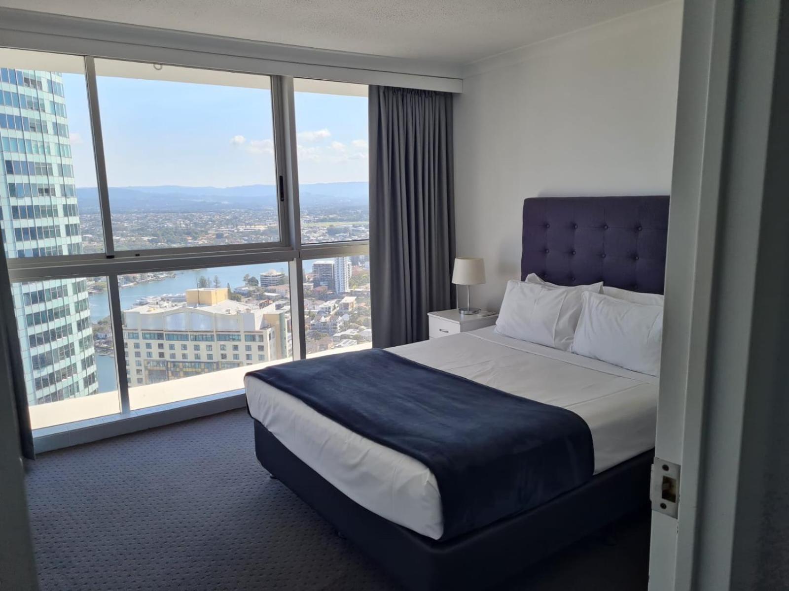 Views Level 38 * Gold Coast