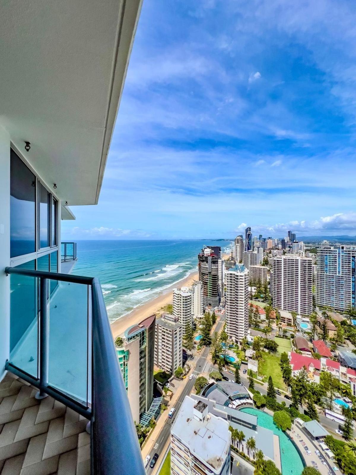 Views Level 38 Apartment