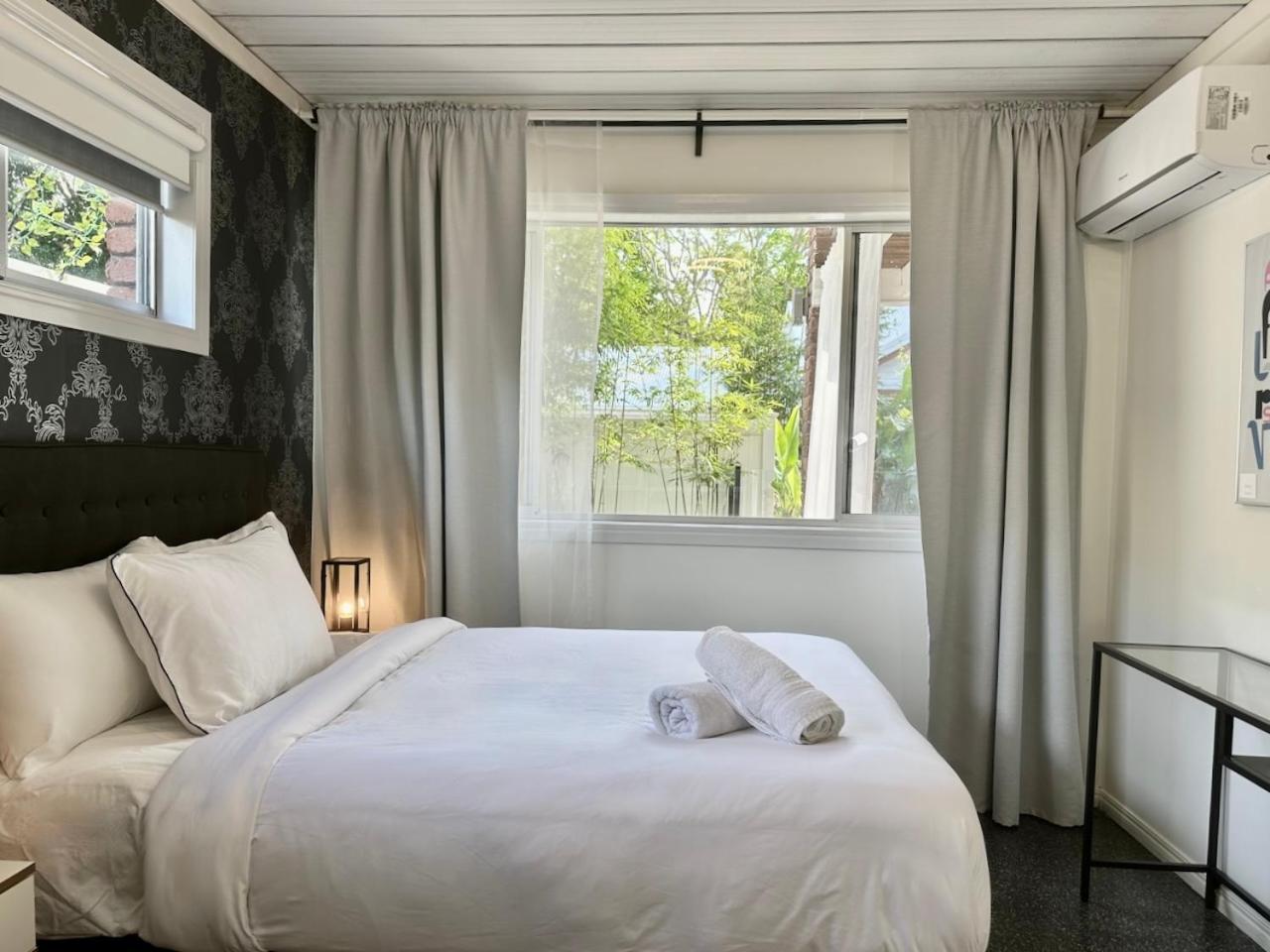 Conifer - Your Private Pool Retreat Apartment