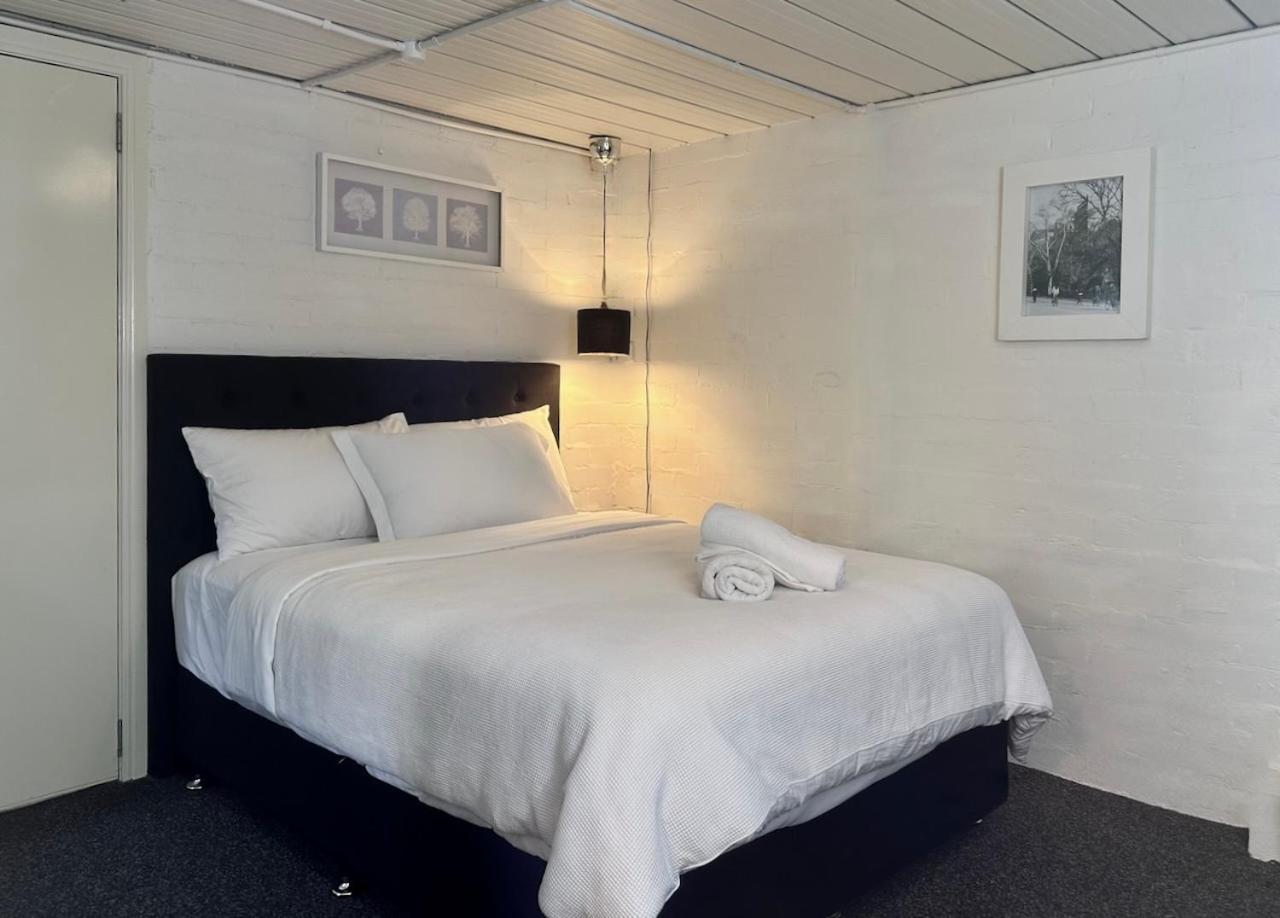 Conifer - Your Private Pool Retreat Apartment *